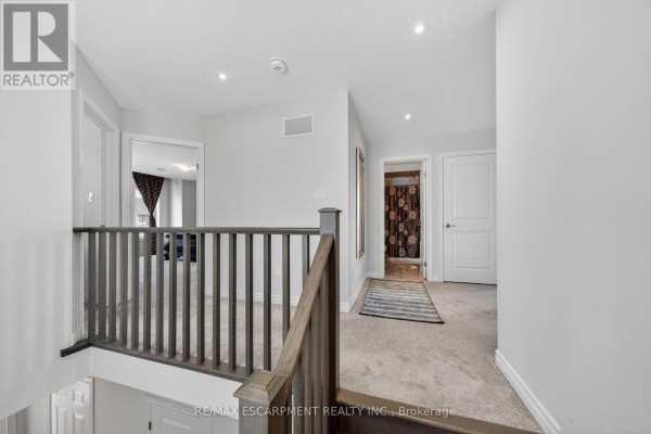71 Foothills Lane, Hamilton, ON, photo 2