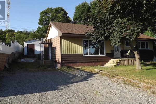 Dining room - 71 Hutchison Ave, Elliot Lake, ON P5A1W7 Photo 2