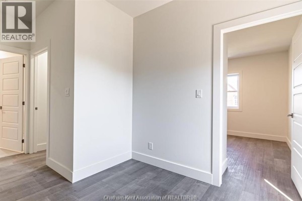 2pc Bathroom - 69 King Street West Unit# 203, Chatham, ON N7M1C7 Photo 5