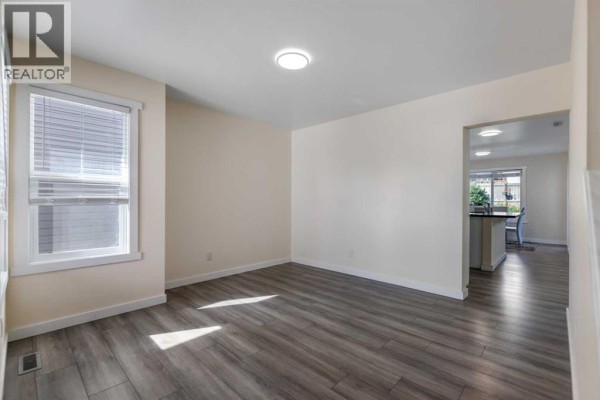 Bedroom - 71 Kinlea Link Nw, Calgary, AB T3R0C3 Photo 4