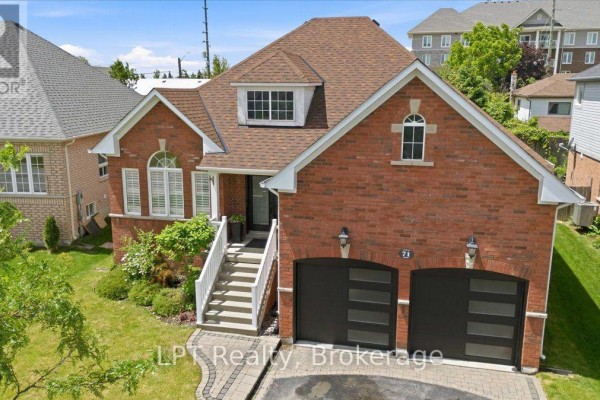 Kitchen - 71 Laprade Square, Clarington, ON L1C0C9 Photo 2