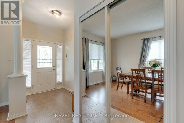 Family room - 71 Livingston Road, Milton, ON L9T6B8 Photo 3