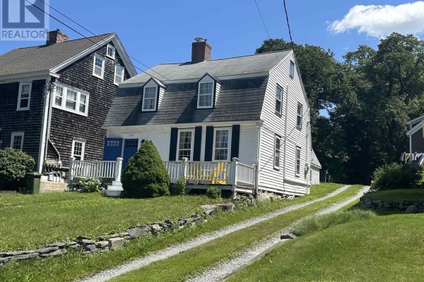 71 Main Street, Liverpool, NS, photo 2