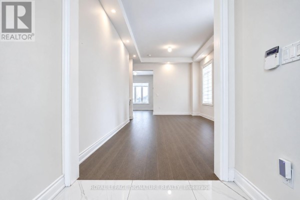Great room - 71 Maple Fields Circle, Aurora, ON L4G3X6 Photo 3