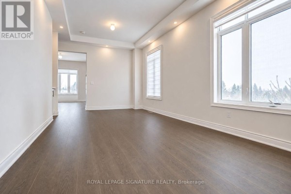 Primary Bedroom - 71 Maple Fields Circle, Aurora, ON L4G3X6 Photo 4
