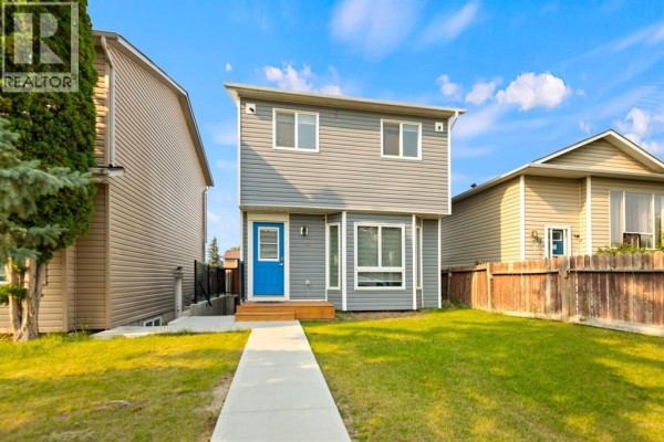 Living room - 71 Martindale Court Ne, Calgary, AB T3J2V8 Photo 3