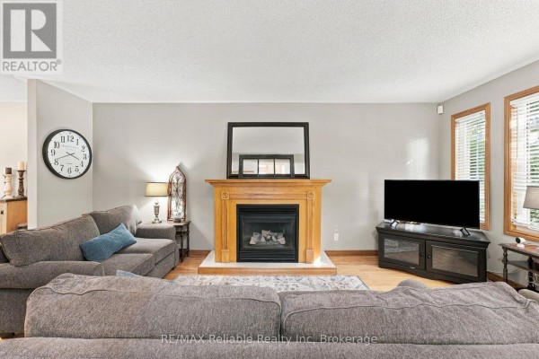 Foyer - 71 Meadowridge Road, London North, ON N6H5E6 Photo 4