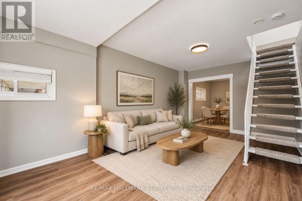 Dining room - 71 Meighen Avenue, Toronto, ON M4B2H4 Photo 2