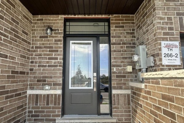 Kitchen - 71 Milady Crescent, Barrie, ON L9J0X2 Photo 2