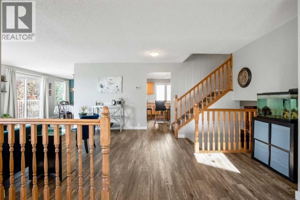 Dining room - 71 Strathclair Rise Sw, Calgary, AB T3H1G3 Photo 3