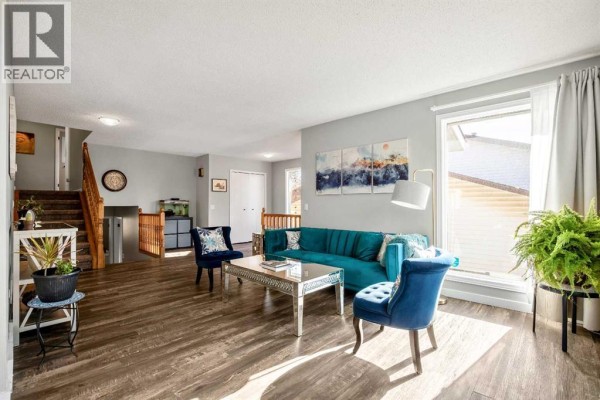 Primary Bedroom - 71 Strathclair Rise Sw, Calgary, AB T3H1G3 Photo 5