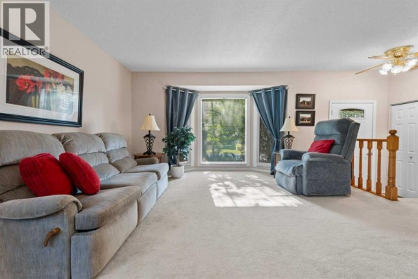Primary Bedroom - 71 Templewood Road Ne, Calgary, AB T1Y4B1 Photo 4