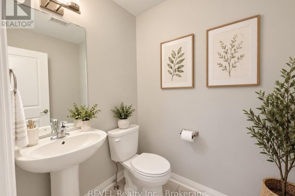 71 #upper - 4552 Portage Road, Niagara Falls, ON L2E6A8 Photo 5