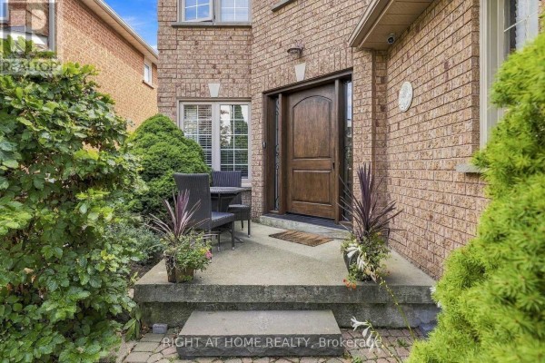 71 Veneto Drive, Vaughan, ON L4L8X5 Photo 2