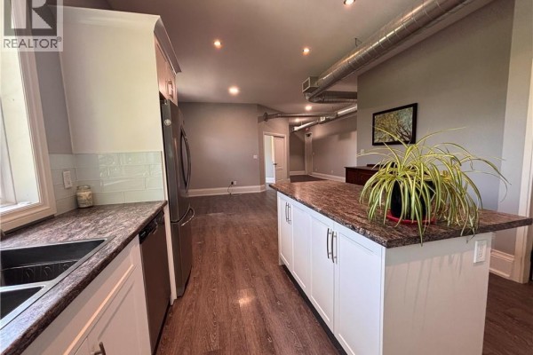 Kitchen - 71 Wilson Street E, Ancaster, ON L9G2B3 Photo 4