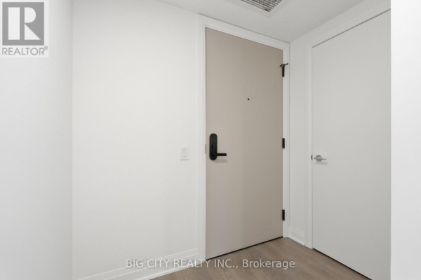 Foyer - 710 - 25 Frederick Todd Way, Toronto, ON M4G0C6 Photo 3