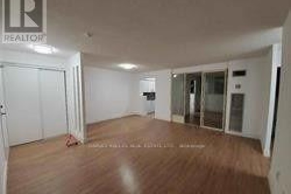 Kitchen - 710 - 633 Bay Street, Toronto, ON M5G2G4 Photo 3