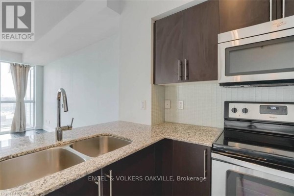 710 - 65 Speers Road, Oakville, ON L6K0J1 Photo 4