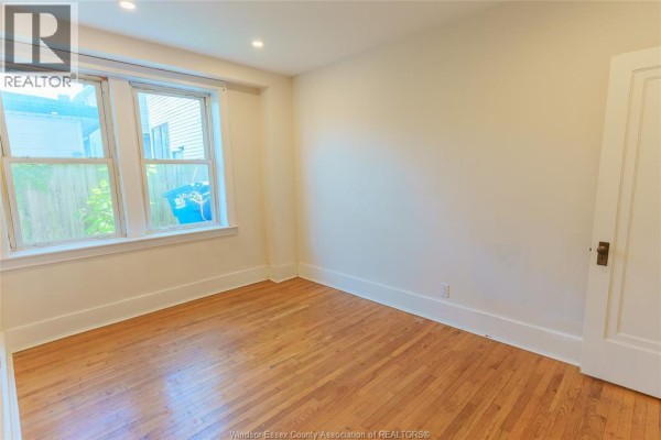 Living room - 710 Giles Boulevard East Unit# 105, Windsor, ON N9A4E4 Photo 4