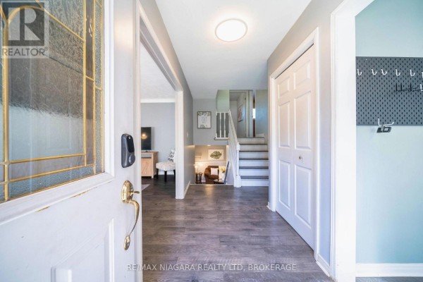 Laundry room - 7107 Woodgate Street, Niagara Falls, ON L2J3G4 Photo 4