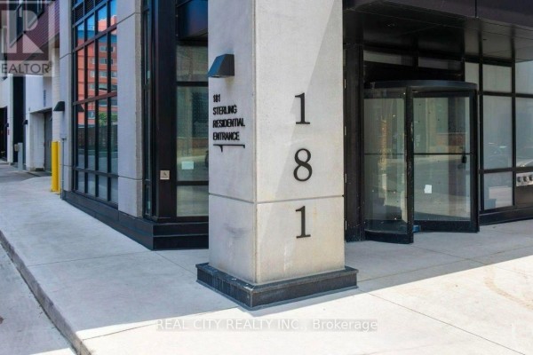 711 - 181 Sterling Road, Toronto, ON M6R2B2 Photo 2