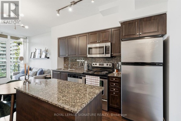 711 - 215 Fort York Boulevard, Toronto, ON M5V4A2 Photo 5