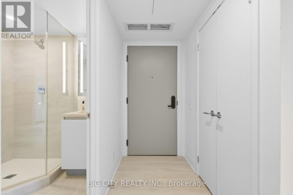 Bedroom - 711 - 25 Frederick Todd Way, Toronto, ON M4G0E8 Photo 2