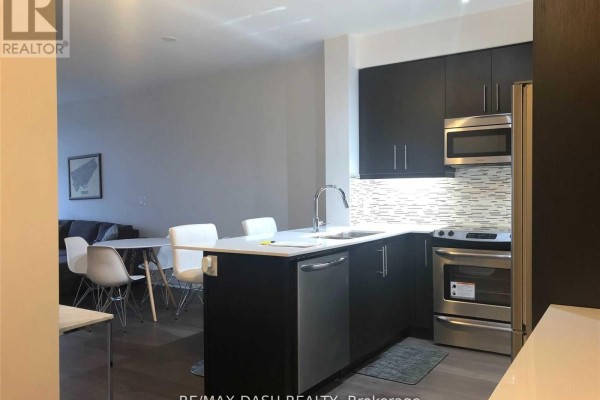 711 - 55 Oneida Crescent, Richmond Hill, ON L4B4T9 Photo 2