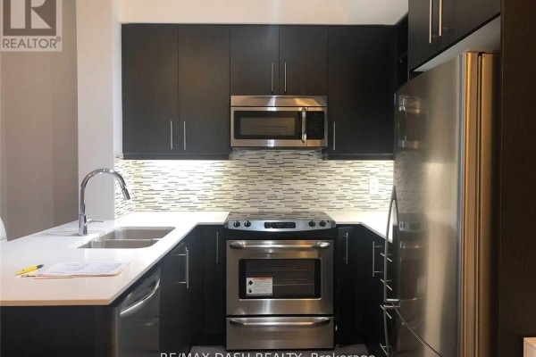 711 - 55 Oneida Crescent, Richmond Hill, ON L4B4T9 Photo 4