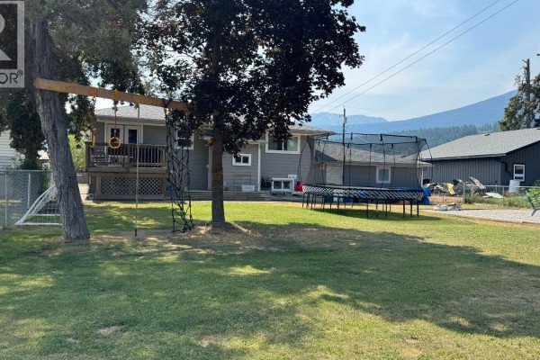 Laundry room - 711 10th Street S, Golden, BC V0A1H0 Photo 2
