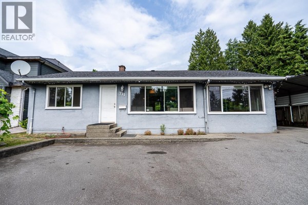 711 Alderson Avenue, Coquitlam, BC V3K1T7 Photo 2