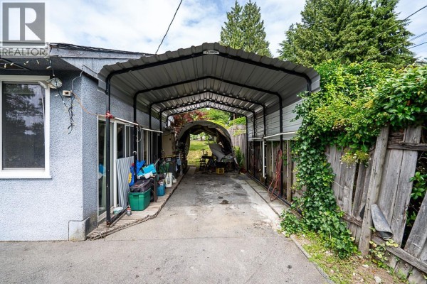 711 Alderson Avenue, Coquitlam, BC V3K1T7 Photo 5