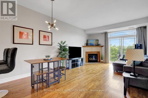Living room - 402 - 711 Churchill Avenue N, Ottawa, ON K1Z5G6 Photo 3