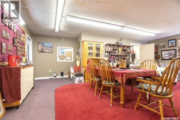 711 Railway Avenue E, Rosthern, SK S0K3R0 Photo 3