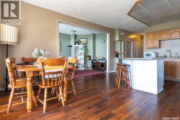 711 Railway Avenue E, Rosthern, SK S0K3R0 Photo 4
