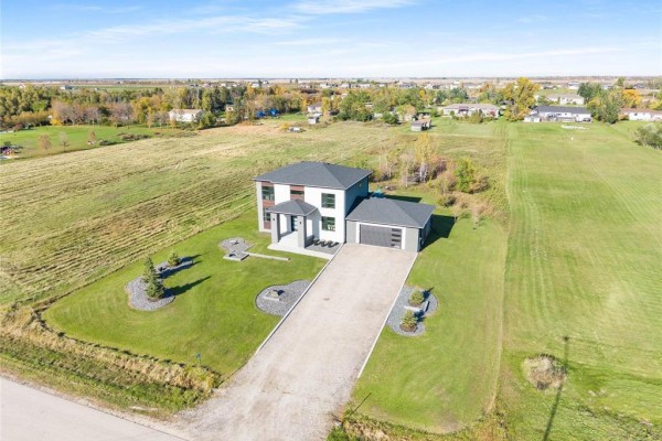 Great room - 711 Slater Road, West St Paul, MB R4A3A1 Photo 2