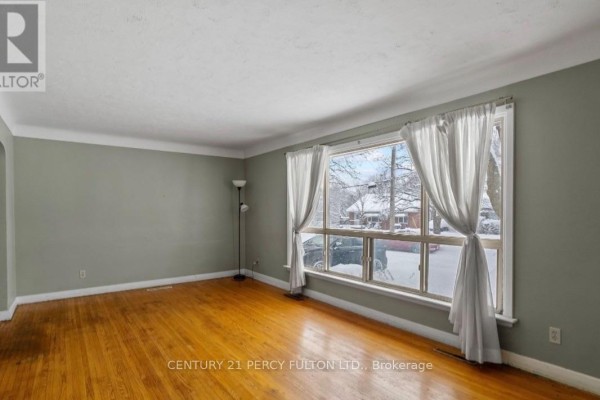Living room - 711 Victoria Street, London East, ON N5Y4C5 Photo 3