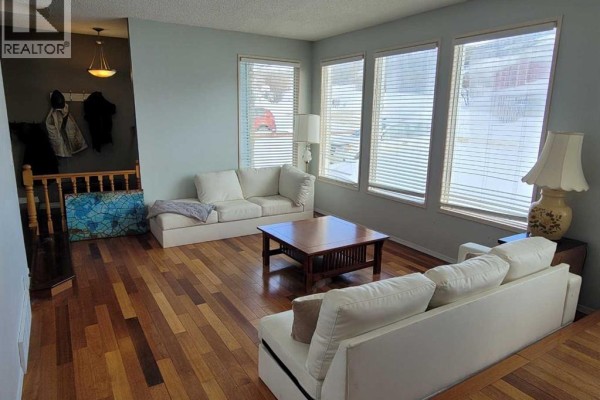 7110 99a Street, Peace River, AB, photo 3