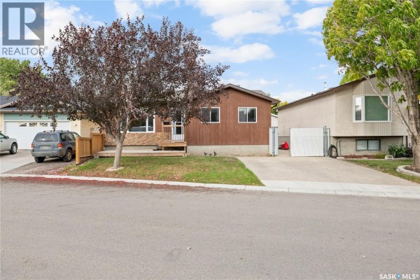 Bedroom - 7110 Lanigan Drive, Regina, SK S4X3Y1 Photo 2