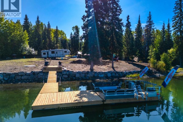 7111 Lincoln Drive, Bridge Lake, BC V0K1X1 Photo 2