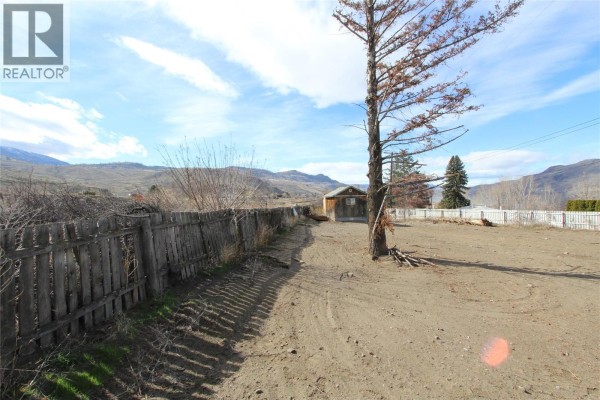 7114 Hillcrest Drive, Kamloops, BC V0K2J0 Photo 5
