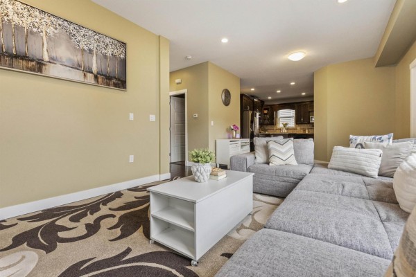 7116 195a Street, Surrey, BC V4N5Z5 Photo 4