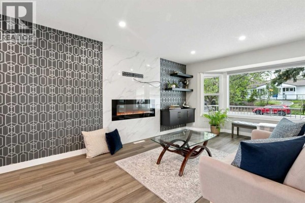 Foyer - 7116 Hunterwood Road Nw, Calgary, AB T2K4J6 Photo 4