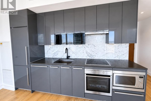 712 - 115 Mcmahon Drive, Toronto, ON, photo 2