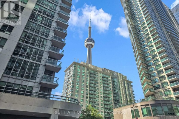 712 - 19 Grand Trunk Crescent, Toronto, ON, photo 2