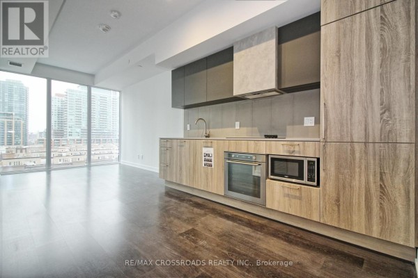 Kitchen - 712 - 19 Western Battery Road, Toronto, ON M6K0E3 Photo 3