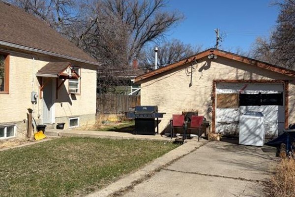 4pc Bathroom - 712 9 Avenue S, Lethbridge, AB T1J1T5 Photo 5