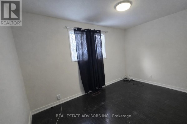 Living room - 712 Annland Street, Pickering, ON L1W1B4 Photo 5