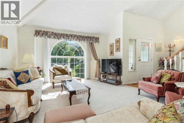 712 Bowen Dr, Campbell River, BC, photo 3