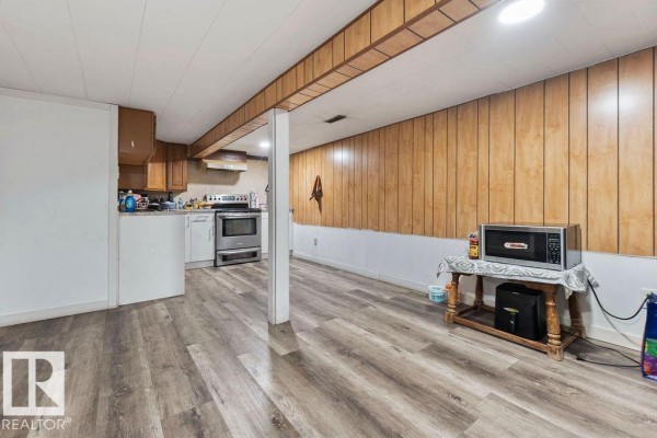 Kitchen - 712 Lee Ridge Rd Nw, Edmonton, AB T6K0P2 Photo 3